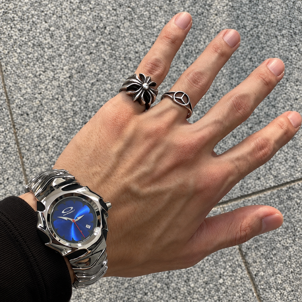 Oakley Blade Watch – Polished Silver / Blue Dial