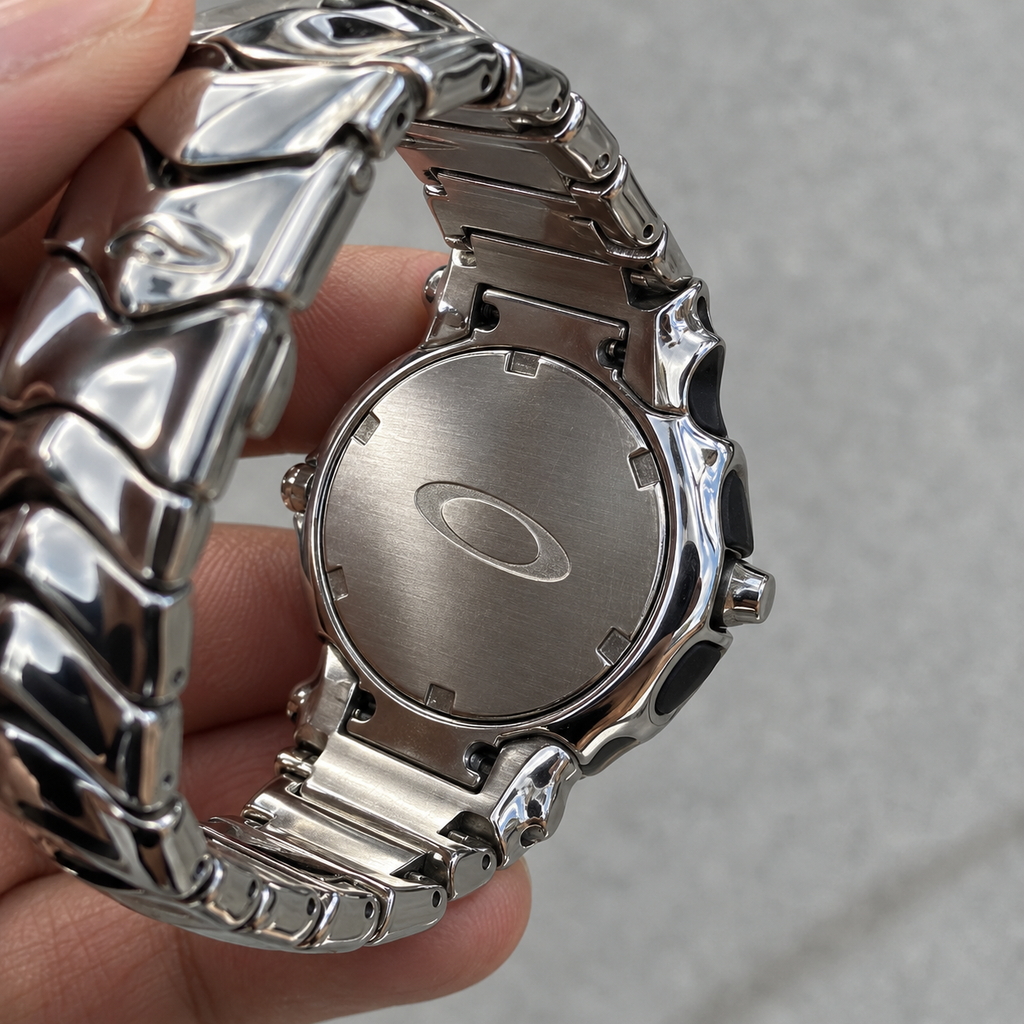 Oakley Blade Watch – Polished Silver / Blue Dial