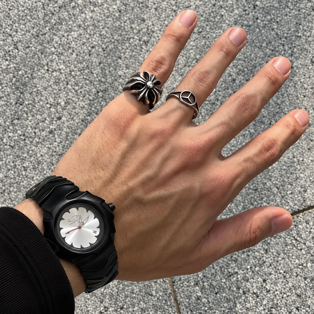 Oakley Blade Watch – Stealth Black / Silver Dial