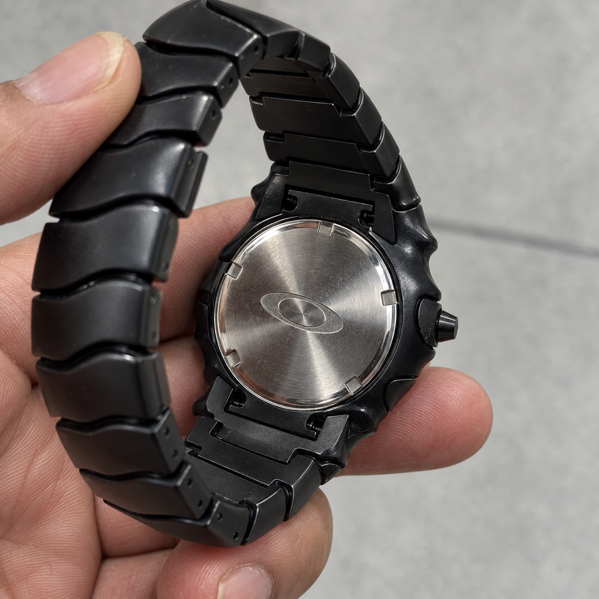 Oakley Blade Watch – Stealth Black / Silver Dial