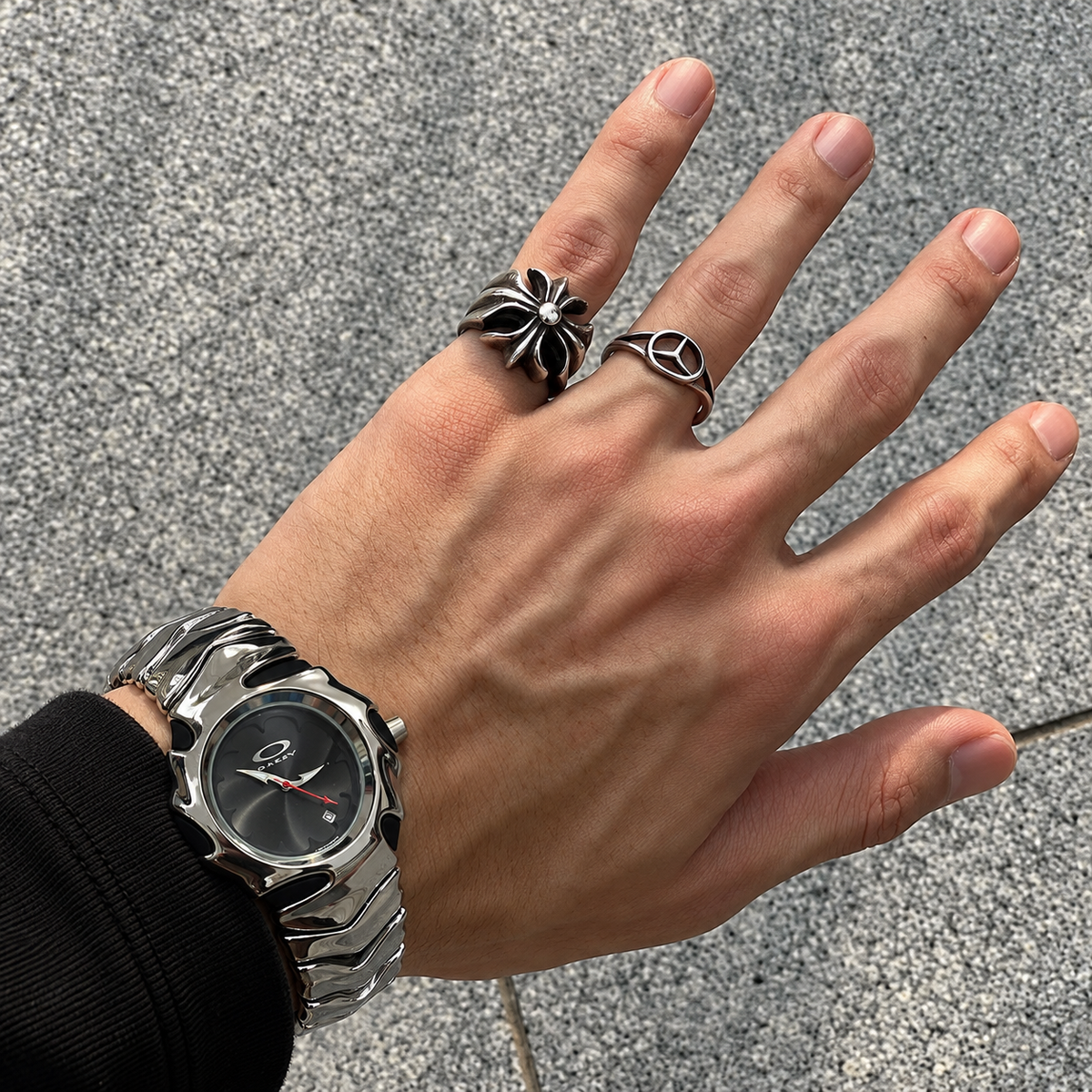 Oakley Blade Watch – Polished Silver / Black Dial